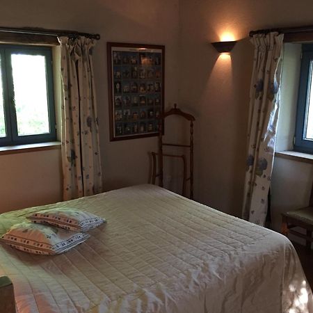 Bed and Breakfast Les Huguets à Villeneuve-sur-Lot Chambre photo