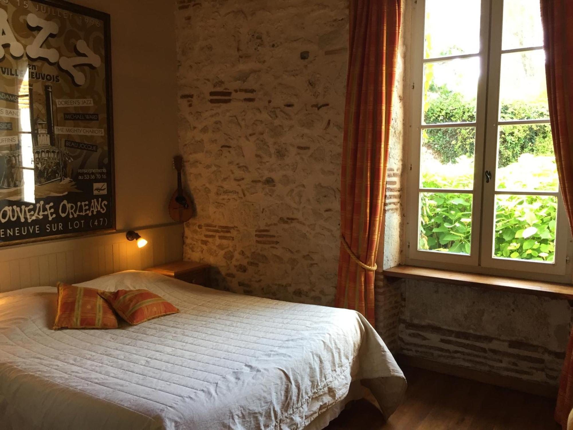 Bed and Breakfast Les Huguets à Villeneuve-sur-Lot Chambre photo
